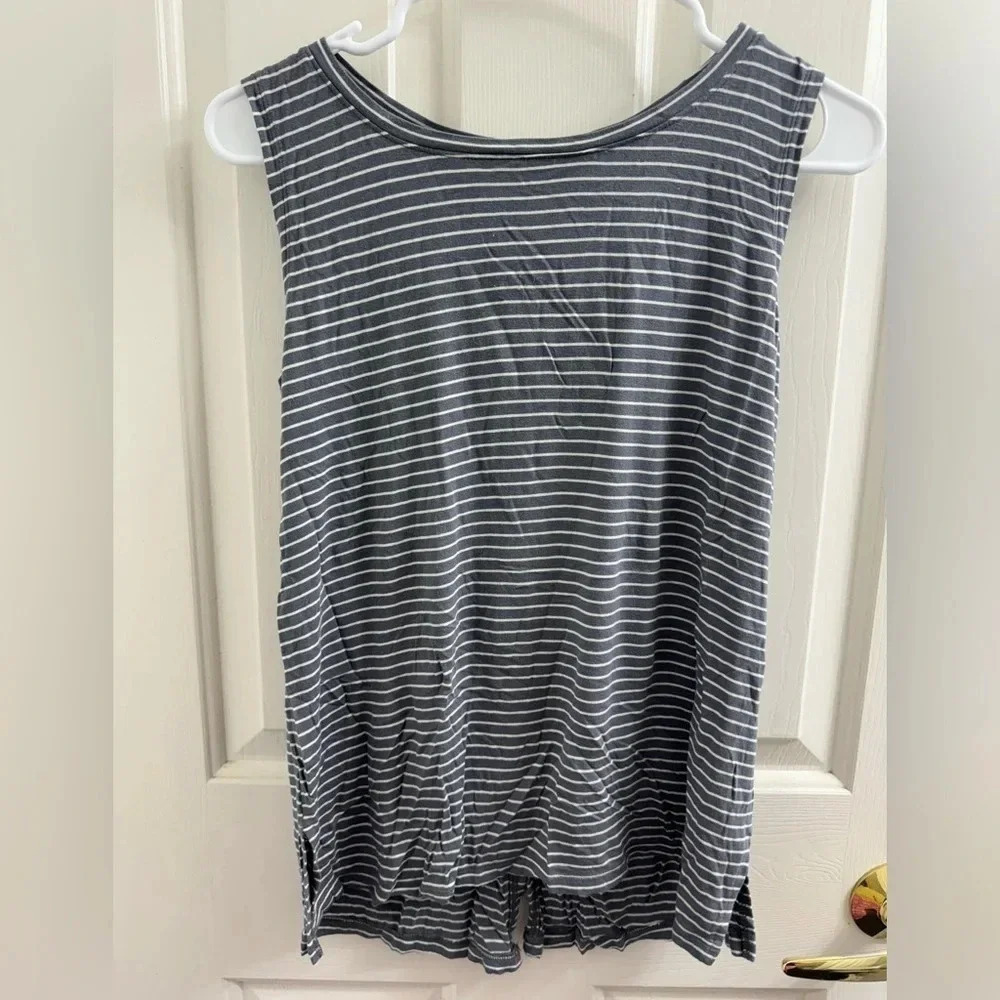 Old navy stripped scoop neck open back tank